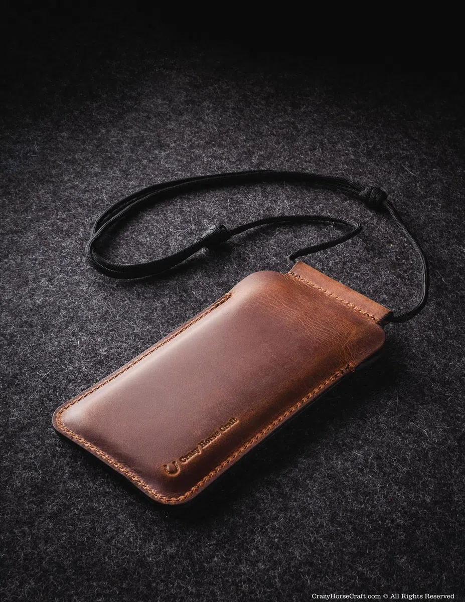 Crazy Horse Craft, Handyhülle für iPhone 16 Pro Max / 16 Plus, Classic Brown, Handytasche zum Umhängen, Leder Hülle Handy Tasche Handysocken Mobil Etui Lanyard Phone Case Sleeve Cover, Enlarged