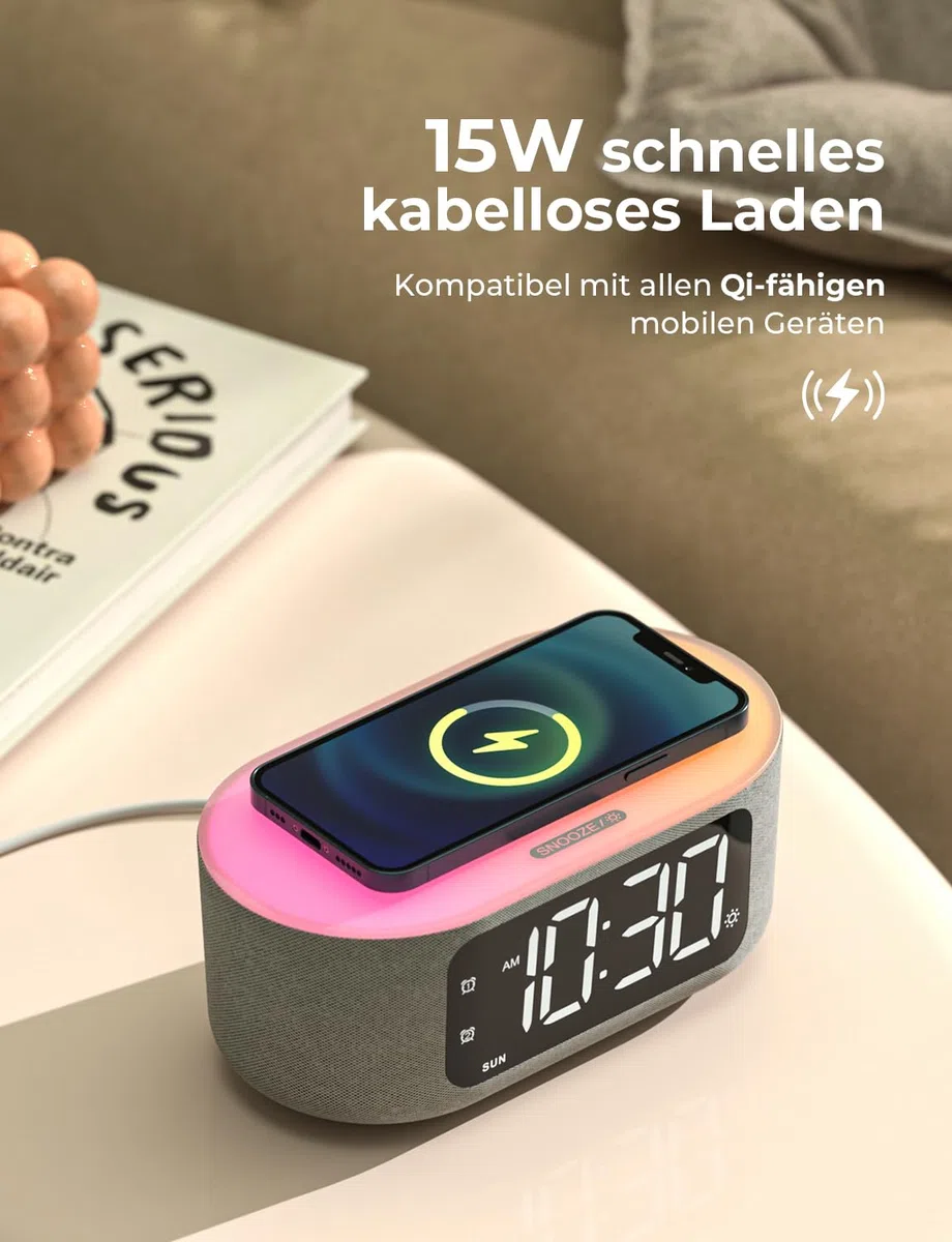 LIORQUE Digitaler Radiowecker mit Kabelloser Ladestation, Bluetooth Wecker mit Licht, 15W Fast Wireless Charger Qi, LED Display mit Auto Dimmer, 2 Wecker, Wochenendmodus, Schlafmusik