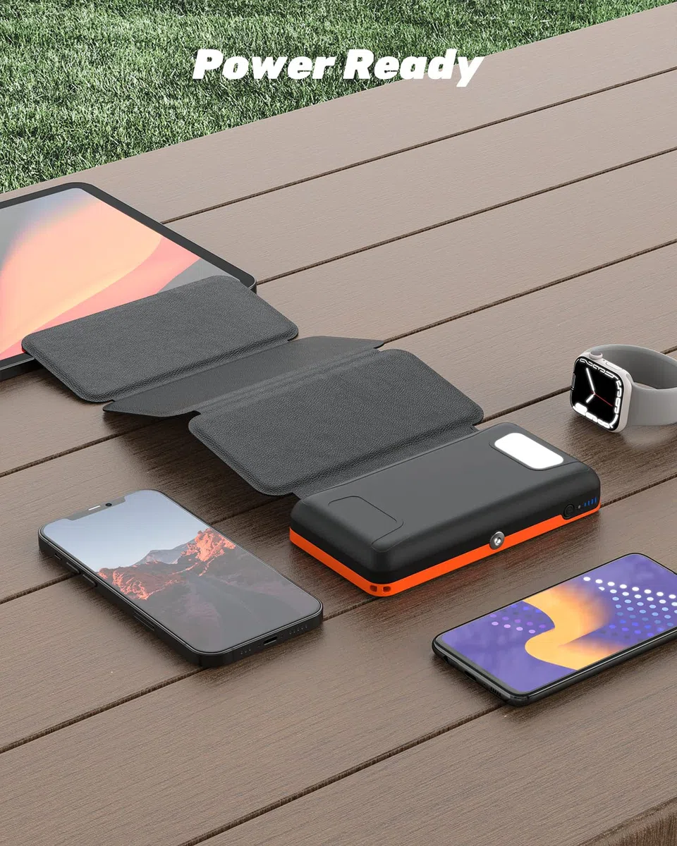 Solar Ladegerät Power Bank 27000mAh - BRENCIL Solar Powerbank 3A Schnelles Aufladen 3 Ausgängen mit 4 Faltbaren Solar-Panels Tragbares Ladegerät für Handys, Tablets (Orange)