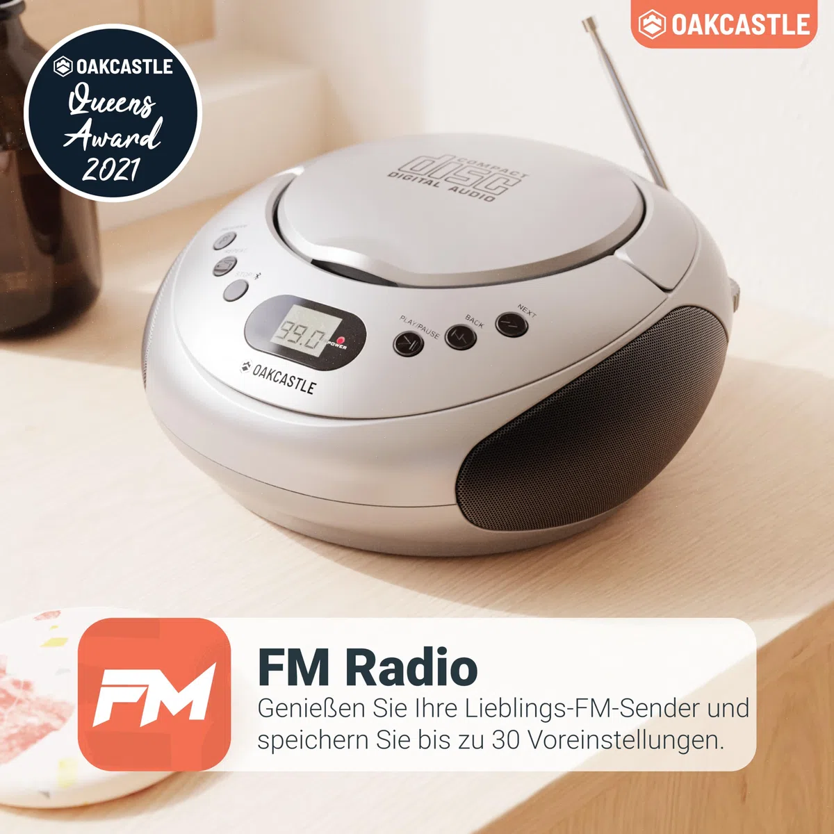 OAKCASTLE CD250 Tragbar Bluetooth Boombox | Einfache Kontrollen CD Player fur Kinder | Tragbare CD Spieler mit FM Radio, 30 Radiovoreinstellungen, LED-Anzeige & Kopfhörerbuchse (Silber)