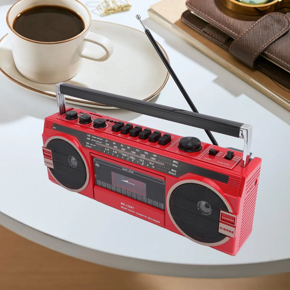 Retro Cassette Player Recorder mit AM FM SW Radio, Bluetooth, USB -Wiedergabe/Konvertiert Kassetten in MP3, Tragbarer Tape -Player, Wechselstromkraft/Batterie Betrieben