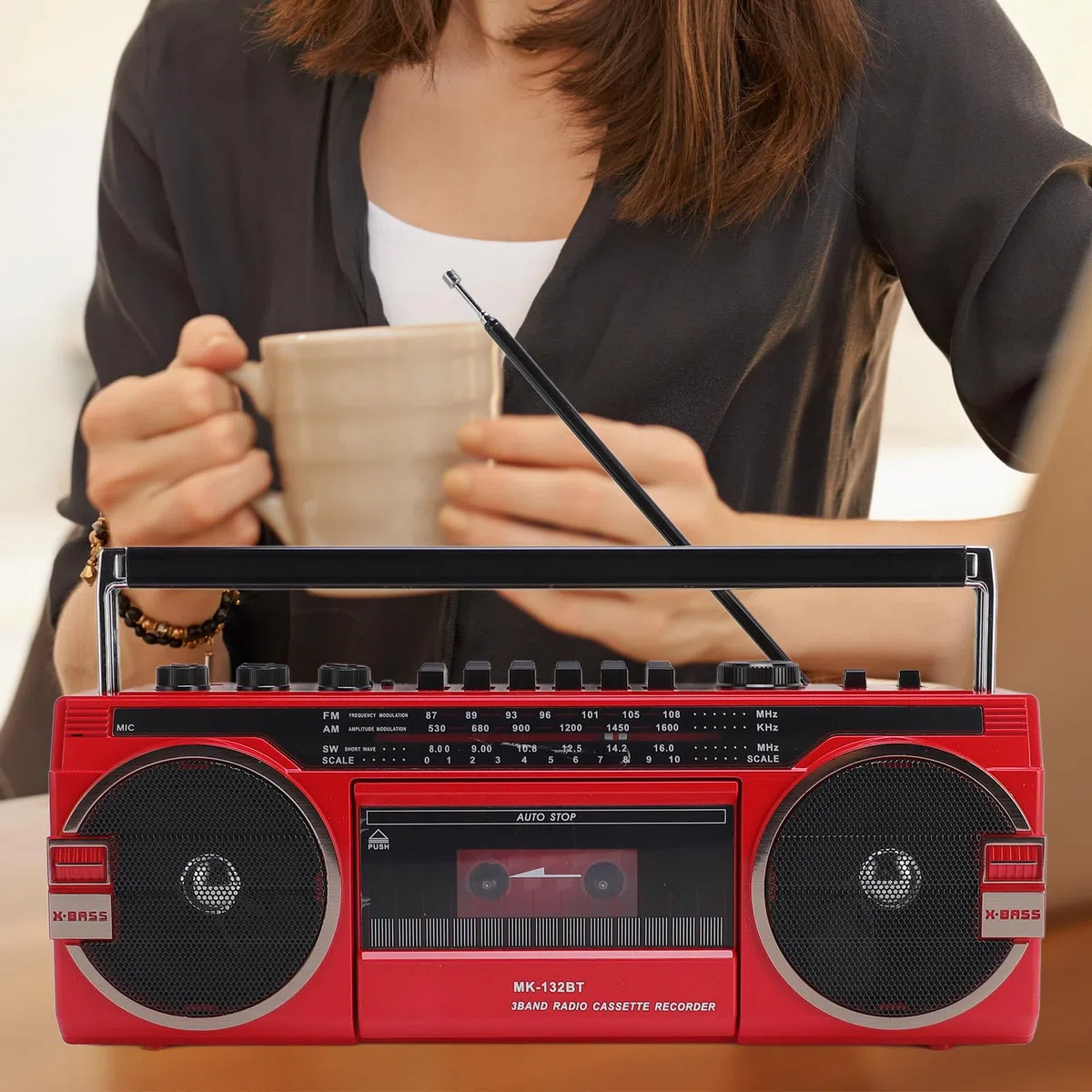 Retro Cassette Player Recorder mit AM FM SW Radio, Bluetooth, USB -Wiedergabe/Konvertiert Kassetten in MP3, Tragbarer Tape -Player, Wechselstromkraft/Batterie Betrieben