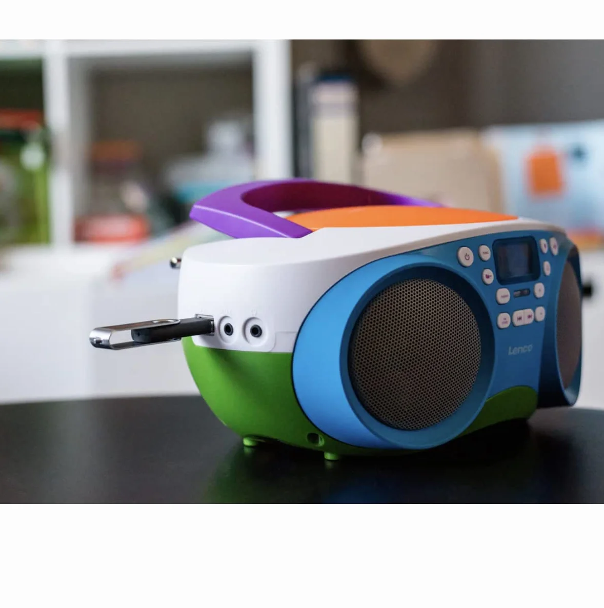 Lenco SCD-41 - CD-Player für Kinder - CD-Radio - Stereoanlage - Boombox - UKW Radiotuner - USB Anschluss - MP3-2 x 1 W RMS-Leistung - Netz- und Batteriebetrieb - Bunt
