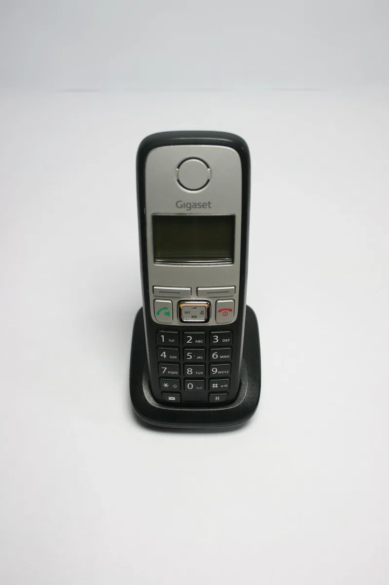 Gigaset Zusatzmobilteil A400H SCHWARZ mit Ladeschale nur für die Telefone A400 / A400A